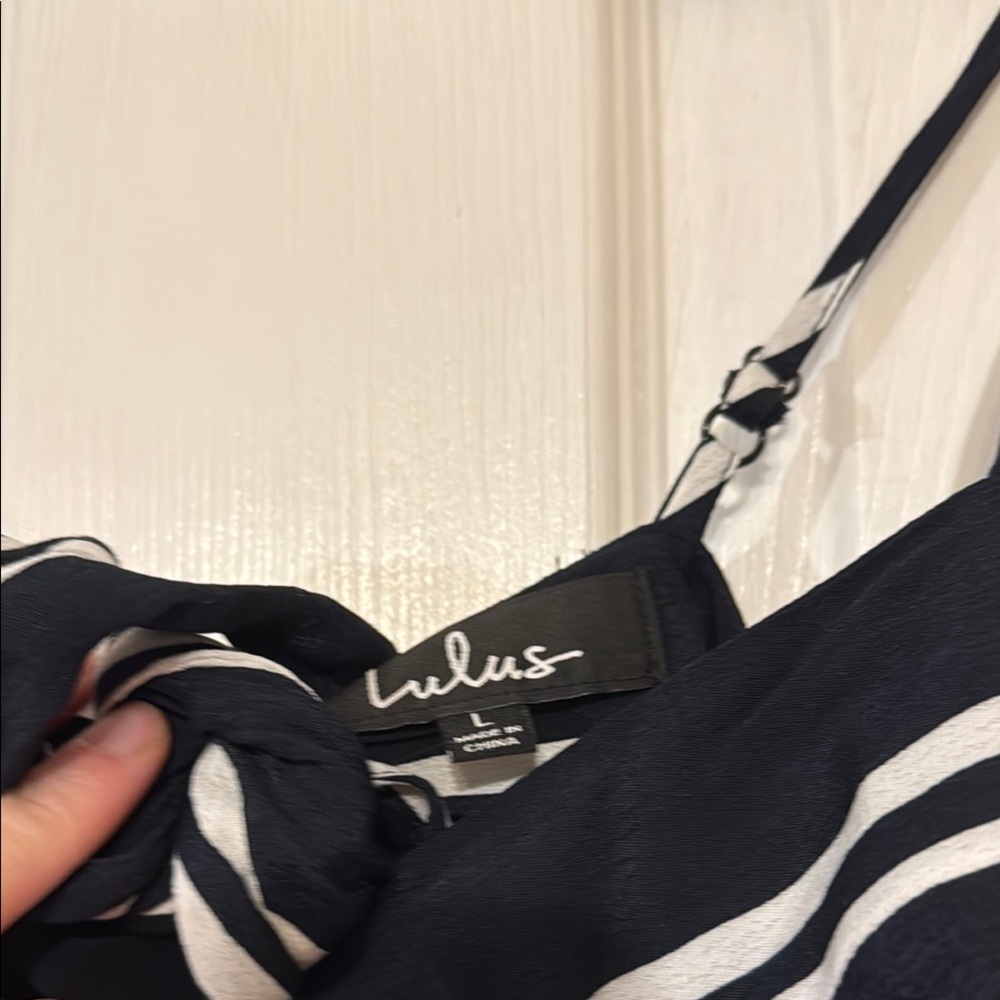Lulu’s Navy and White Striped Women's Crop Top NWT Size Large - Picture 4 of 4